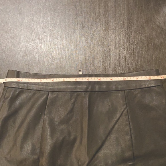 Leather skirt - Picture 5 of 6